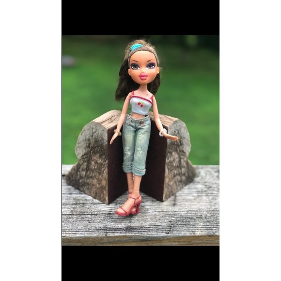 Bratz TREASURES YASMIN! Pirate Doll MGA in Treasure Roxxi's Jeans